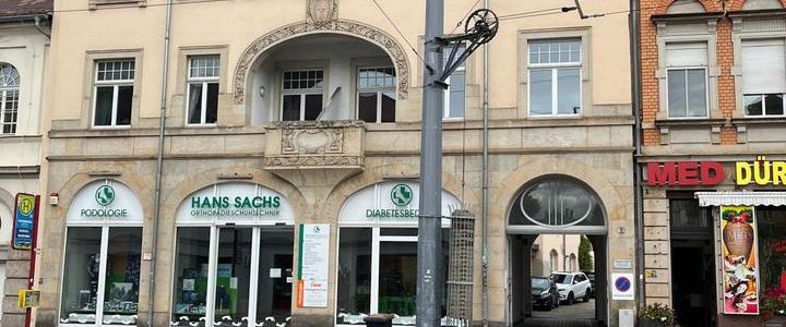 Wohnen auf dem Weißen Hirsch: 2-Zimmer-Wohnung im 1. OG mit Duschbad, Balkon - Foto 1