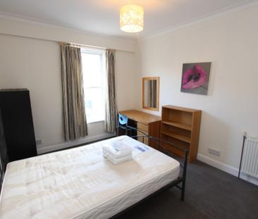 3 bedroom flat to rent - Photo 5