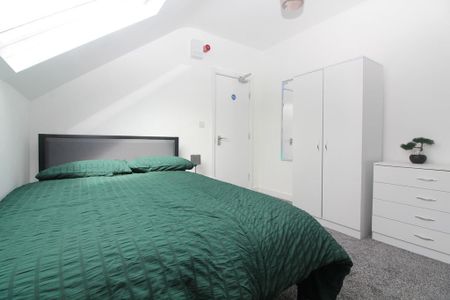 1 bedroom in a house share to rent - Photo 4