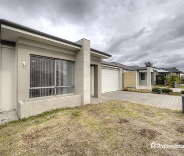 14 Banbury Way, Aveley WA 6069 - Photo 2