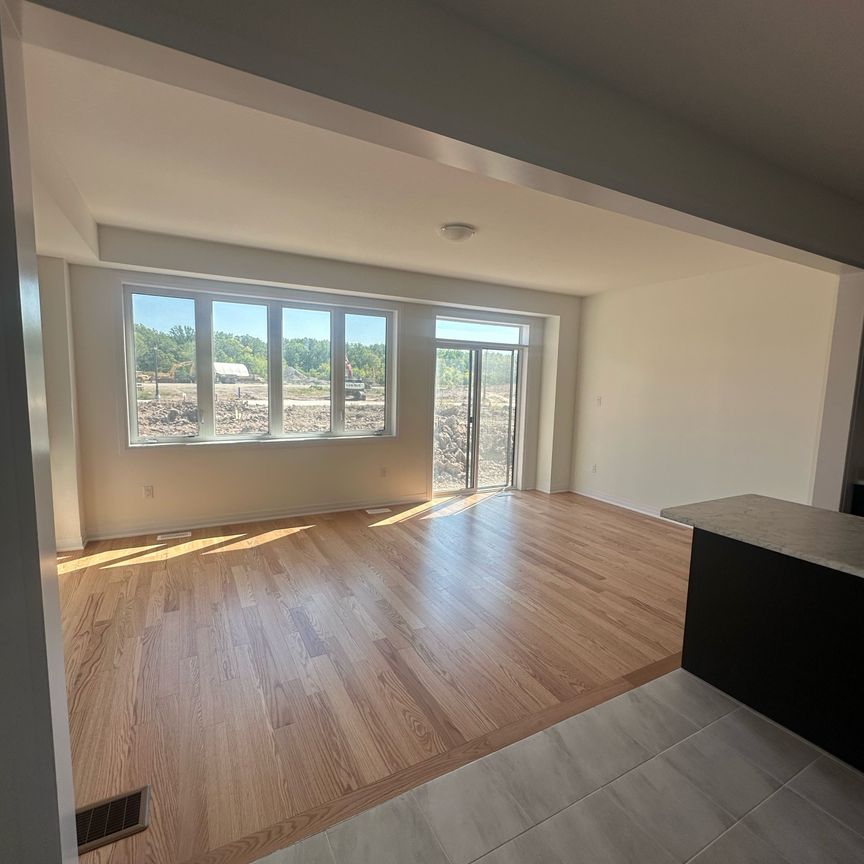 For Lease - 41 Canvas Crescent, Welland, Ontario - Photo 1