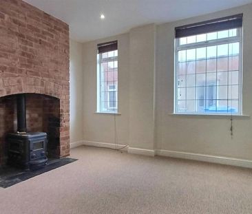 2 bedroom end of terrace house to rent - Photo 1