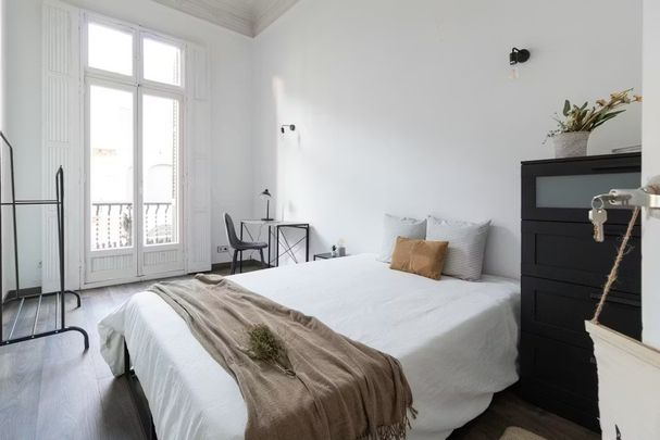 Carrer de Casp, Barcelona, Catalonia 08010 - Photo 1