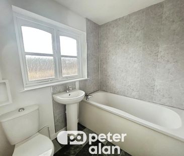 3 bedroom terraced house to rent - Photo 5