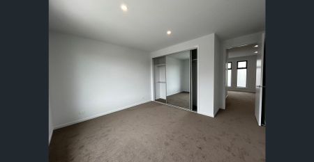 Brand-new, light-filled, and ready to move in. Enjoy the best of modern Keysborough living today! - Photo 2