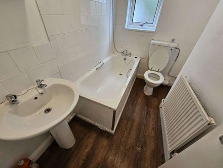 2 bedroom terraced house to rent - Photo 4