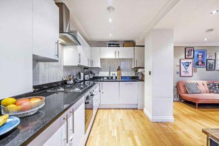 2 bedroom flat to rent - Photo 4