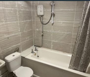 Room in a Shared House, Tarnbrook Walk, M15 - Photo 5