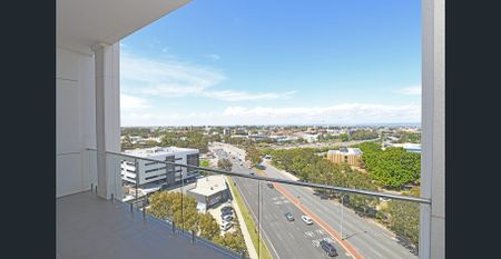 SUPERBLY APPOINTED EXECUTIVE APARTMENT - Photo 4