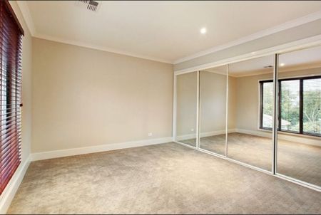 2/384 Belmore Road, Mont Albert North - Photo 4