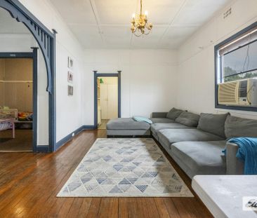 Central, Double Storey Family Home - Photo 2