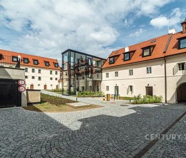 Nový atraktivní atypický prostorný východně orientovaný byt 1+kk, 48 m - Photo 6