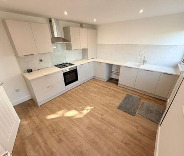 3 bedroom end of terrace house to rent - Photo 6