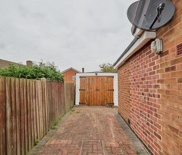 2 bedroom bungalow to rent - Photo 3