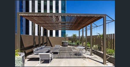 Ultra-chic city apartment with enviable views - Photo 2