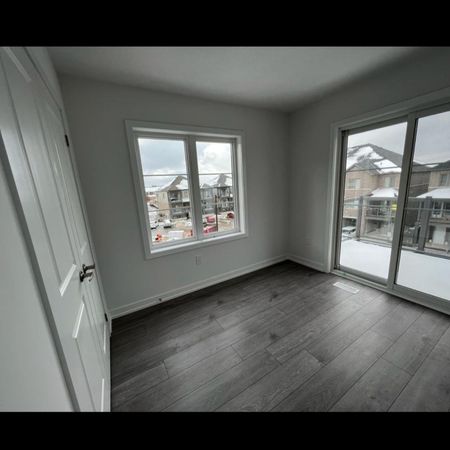 For Lease - 205 West Oak Trail Unit# 1, Kitchener, Ontario - Photo 4