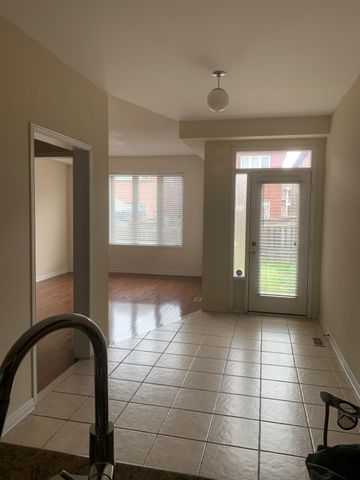 For Lease - 46 Laramie Crescent, Vaughan, Ontario - Photo 3