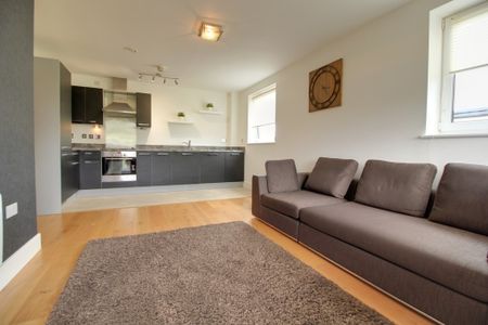 Bell Barn Road, Park Central, Birmingham - Photo 3