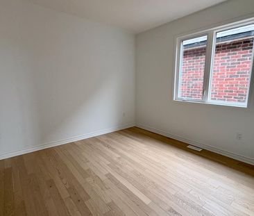 For Lease - 32 Foxley Heights, Barrie, Ontario - Photo 4