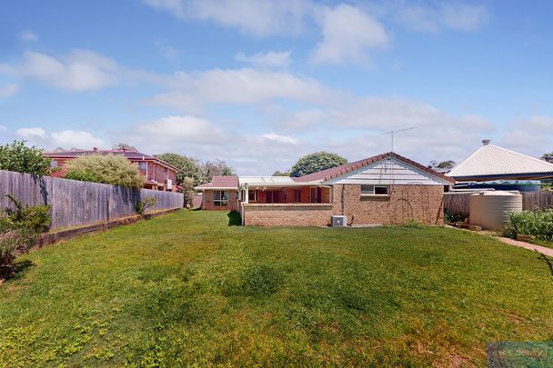 56 Palmwoods Crescent, Runcorn QLD 4113 - House For Rent | Domain - Photo 1