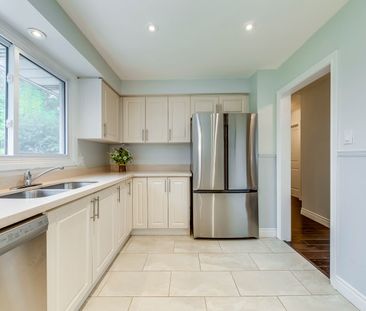 For Lease - 247 Kenwood Avenue, Burlington, Ontario - Photo 4