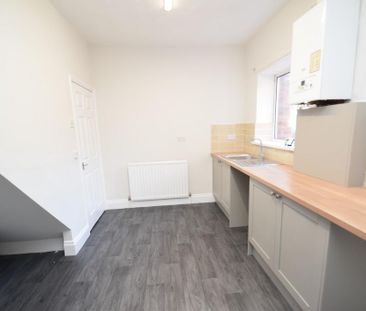 3 bedroom terraced house to rent - Photo 6