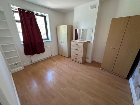 Blundell Road, HA8 0JJ, Edgware - Photo 4