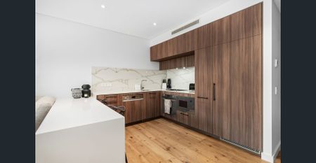 Modern Courtyard Apartment - Photo 2