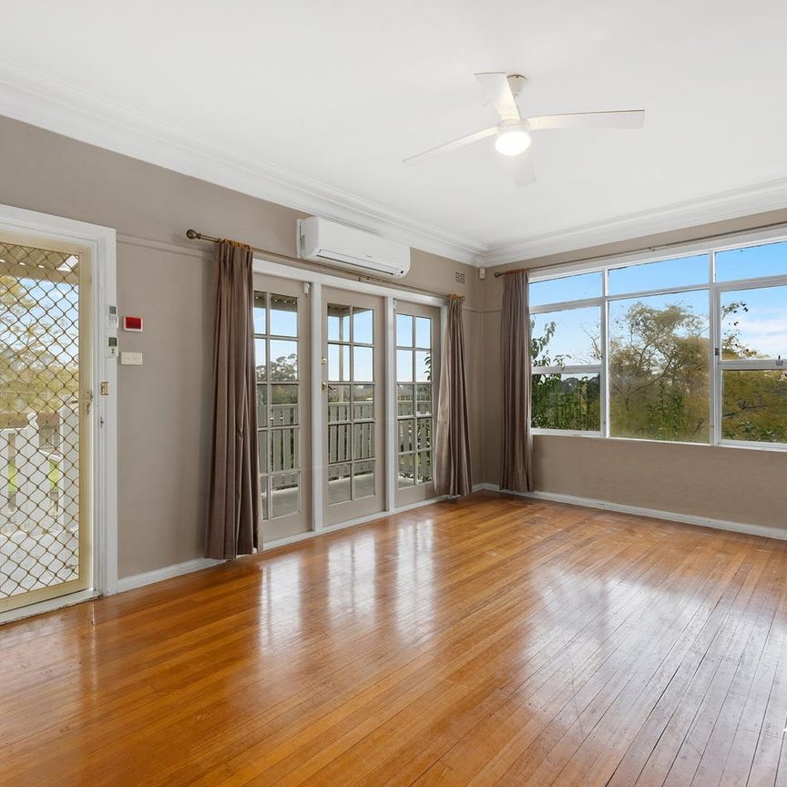 Pet friendly 3 bedroom home with pool - Photo 1