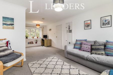 2 bedroom apartment to rent Berkeley Court, Weybridge, KT13 - Photo 3