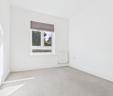 3 bedroom semi-detached house to rent - Photo 5