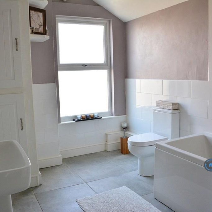 1 bedroom in a house share to rent - Photo 1