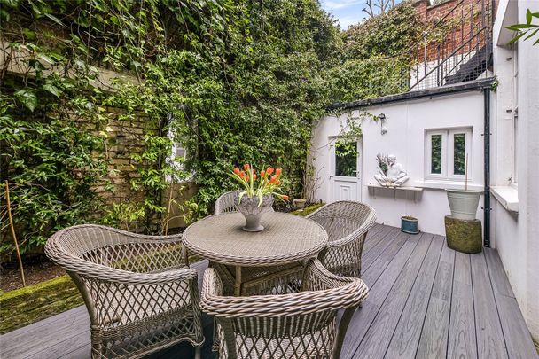 Cadogan Square, London, SW1X flat to rent - Photo 1