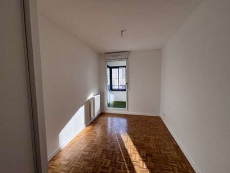 APPARTEMENT T4 A LOUER - LYON 9EME ARRONDISSEMENT - 92.67 m2 - 1 350 € charges comprises par mois - Photo 4