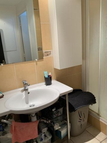 Location Appartement 3 pièces 81m² ROANNE 42300 - Photo 5