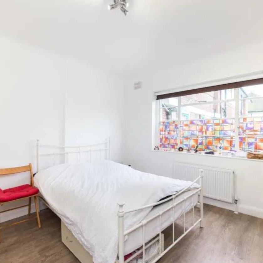 Denison Close, N2 0JU, London - Photo 1