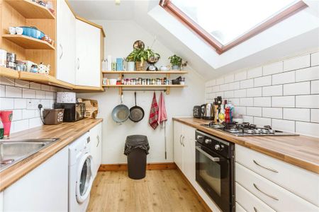 2 bedroom maisonette to rent - Photo 4