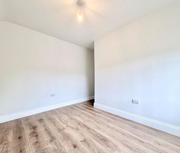 3 bedroom end of terrace house to rent - Photo 4