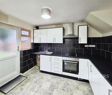 3 bedroom semi-detached house to rent - Photo 6