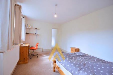 7 bedroom end of terrace house to rent - Photo 5