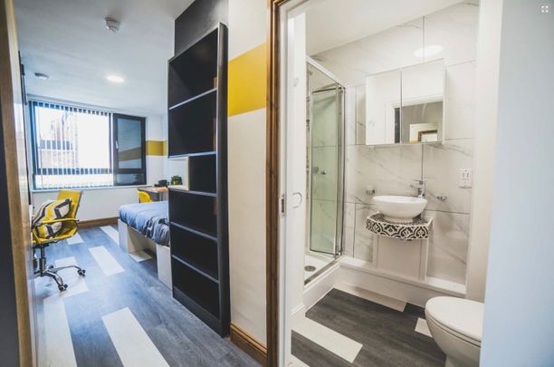 Studio Flat, Windsor St, B7 - Photo 1