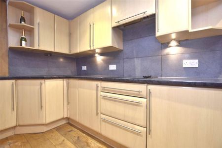 2 bedroom apartment to rent - Photo 5