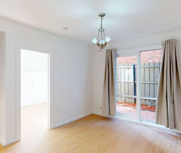 Charming Ground-Floor Apartment in Prime Clifton Hill Location - Photo 5