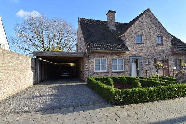 Ruime halfopen woning met 3 slaapkamers en tuin in Harelbeke - Photo 1