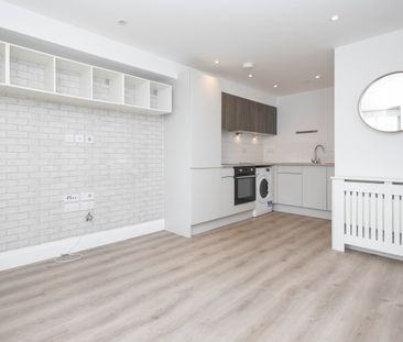 1 bed flat to rent in Albert Road, Bournemouth, BH1 - Photo 2