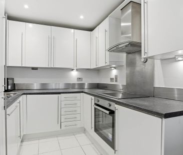 Price £1,700 pcm - Available 29/11/2025 - Furnished - Photo 6