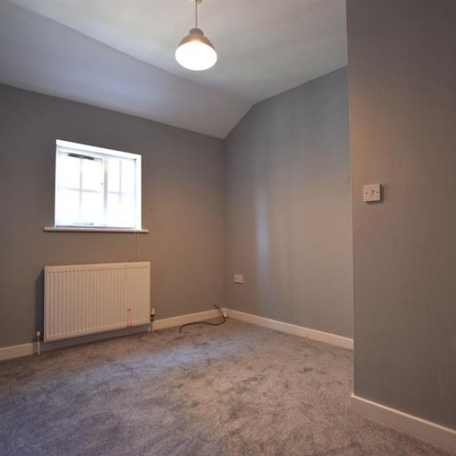 2 Bedroom Terraced To Let - Photo 1