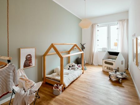 Modernes Wohnen im Grünen: Stilvolle 4-Zimmer-Wohnung mit Balkon und Parkblick - Photo 4