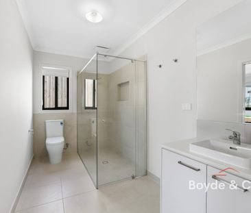 Spacious Four-Bedroom Family Home with Multiple Living Areas - Photo 2