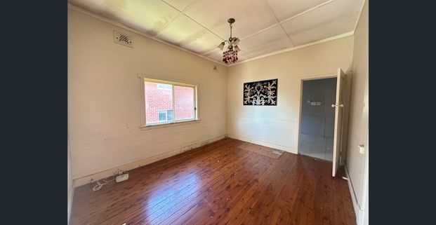 Convenient 3-Bedroom Home | Walk to Lakemba and Belmore CBDs! - Photo 1